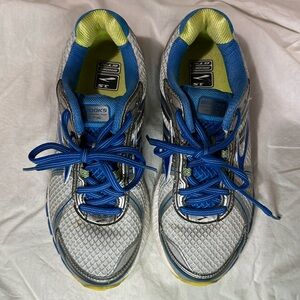 Brooks Adrenaline GTS running shoe
